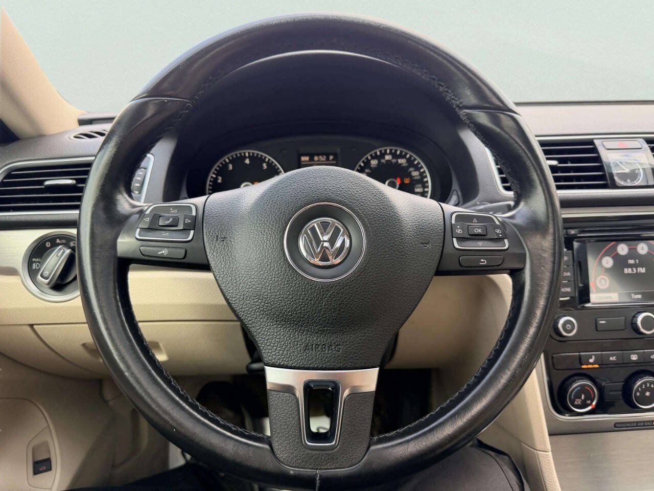 Used 2015 Volkswagen Passat 1.8T SE FWD image 31