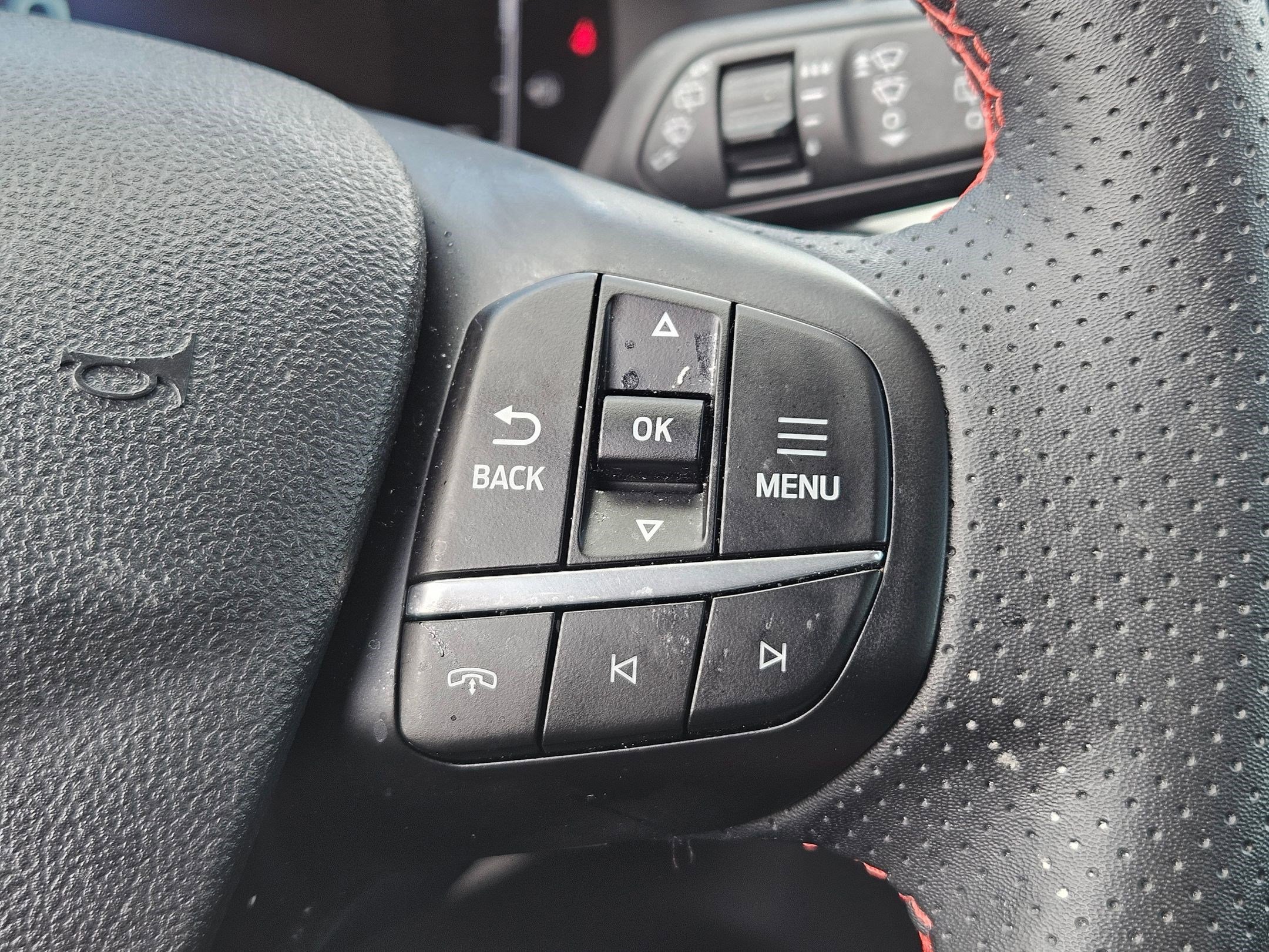 Used 2025 Ford Escape ST-Line w/ Equipment Group 301A image 19