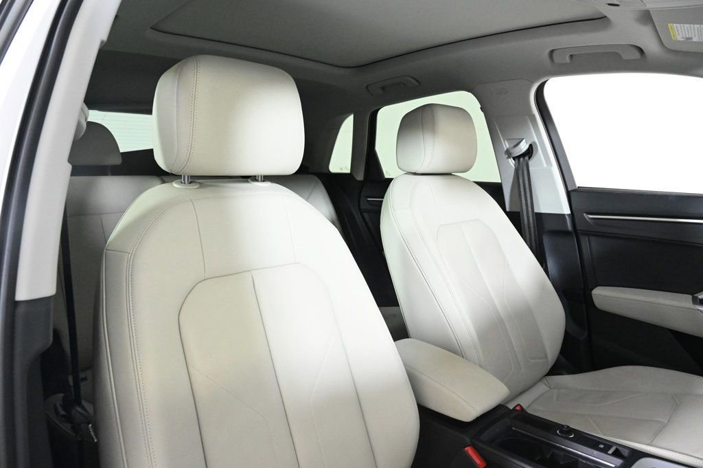 Certified 2023 Audi Q3 2.0T Premium w/ Convenience Package image 16