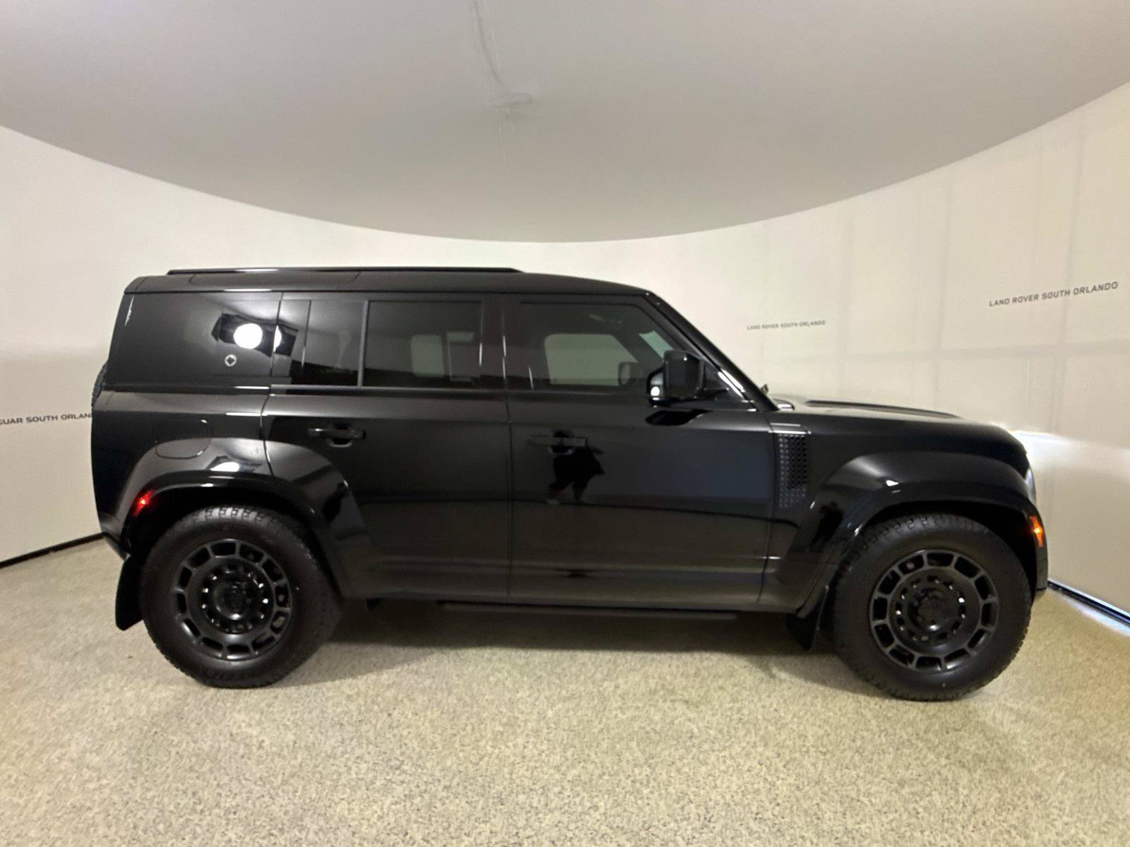 New 2026 Land Rover Defender 110 OCTA AWD/4WD image 6