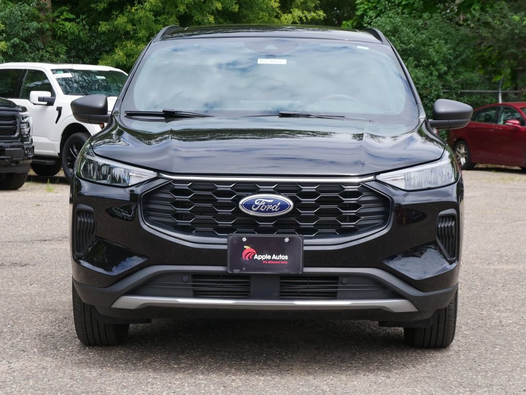 Certified 2025 Ford Escape ST-Line w/ Tech Pack #1 AWD/4WD image 8