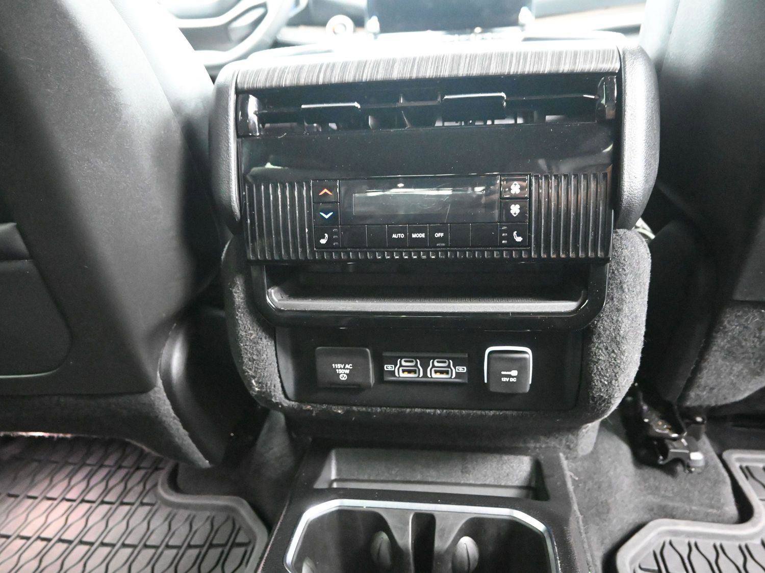 Used 2024 Jeep Wagoneer Series II image 13