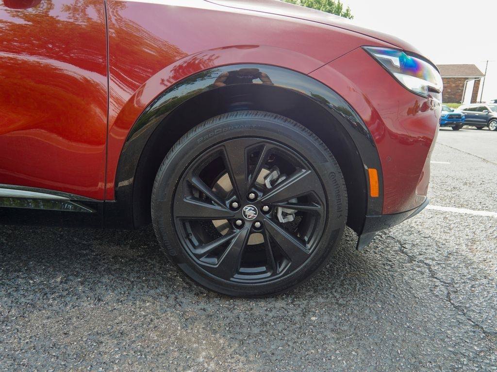 Used 2022 Buick Envision Essence w/ Technology Package II FWD image 12