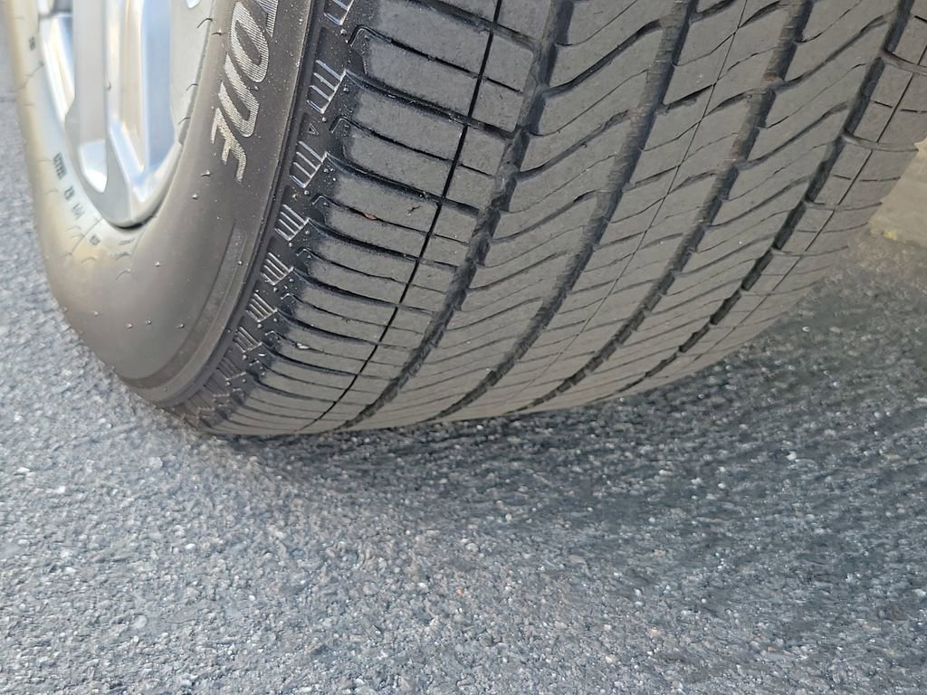 Used 2022 GMC Yukon Denali RWD image 34