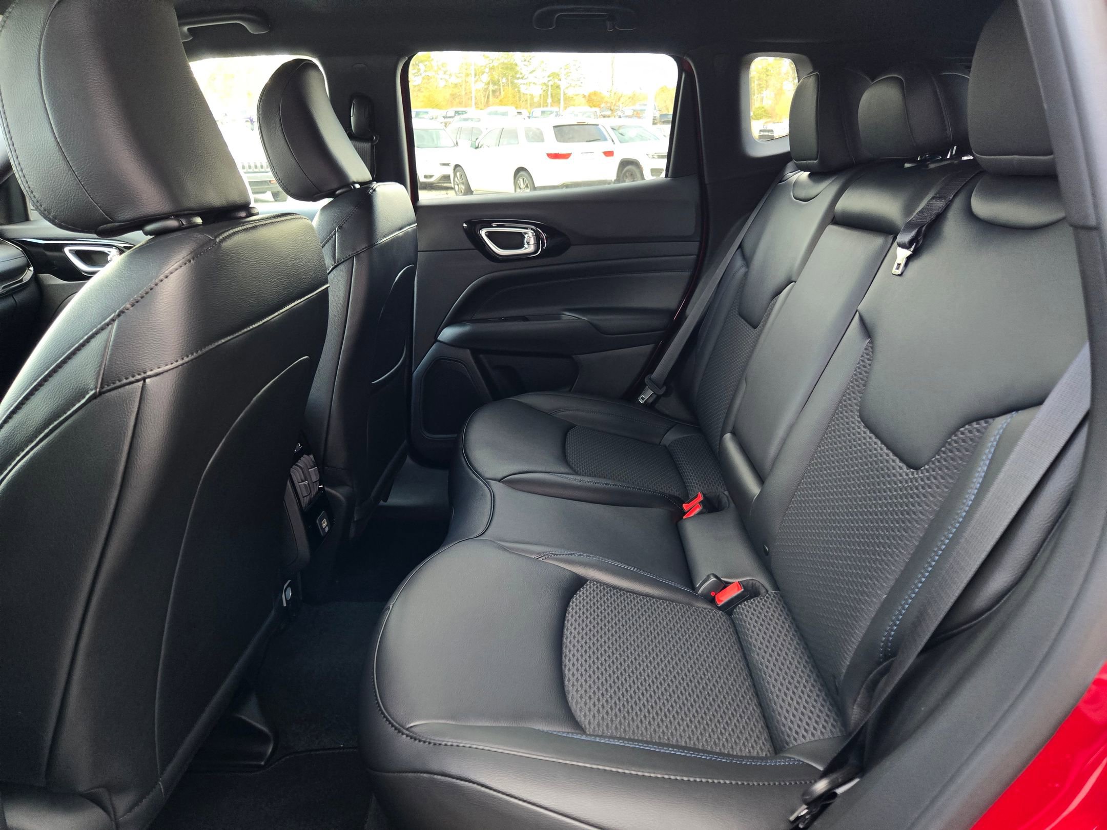 New 2026 Jeep Compass Latitude image 25