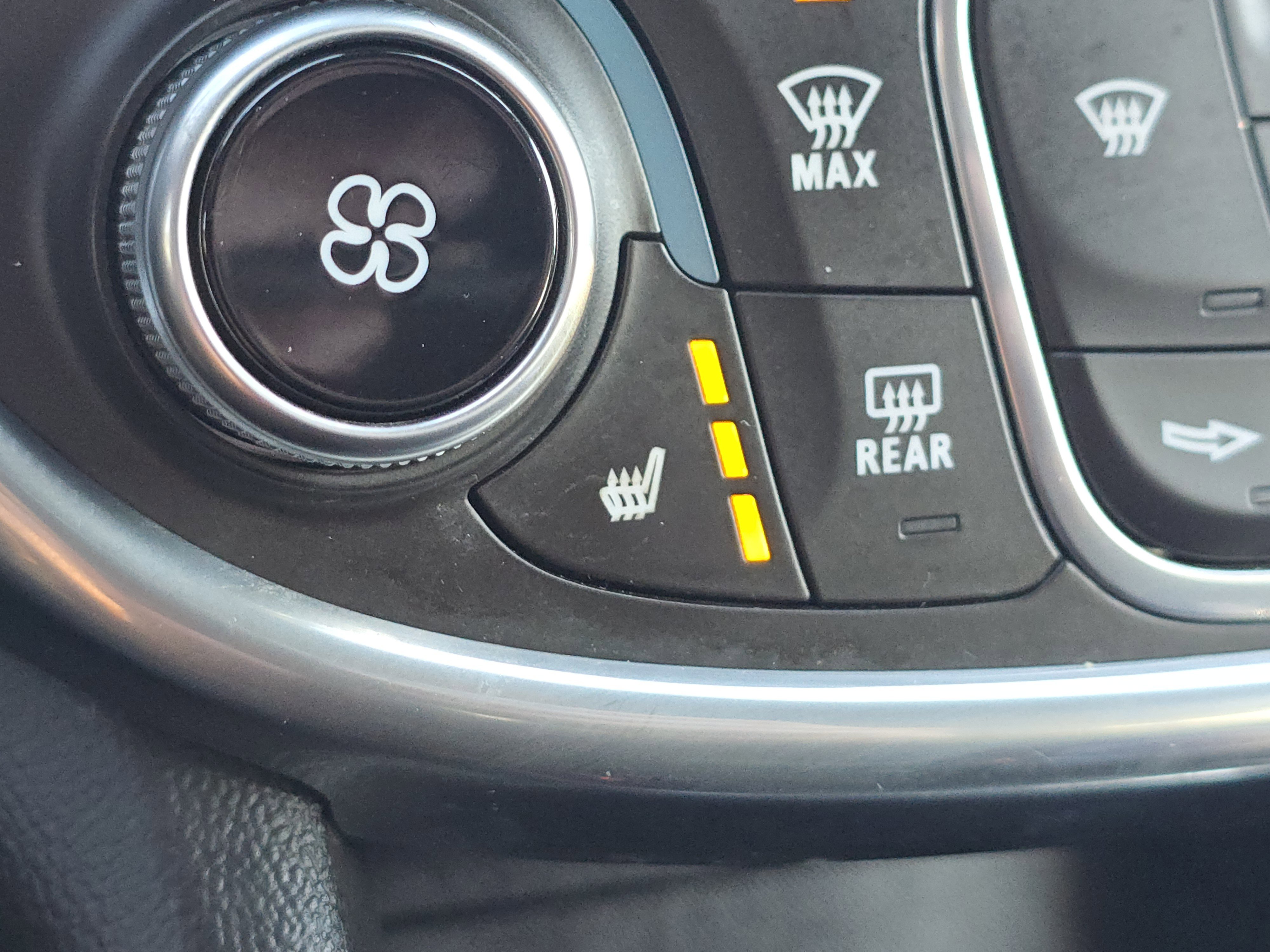 Used 2017 Chevrolet Volt Premier w/ Driver Confidence II Package image 10