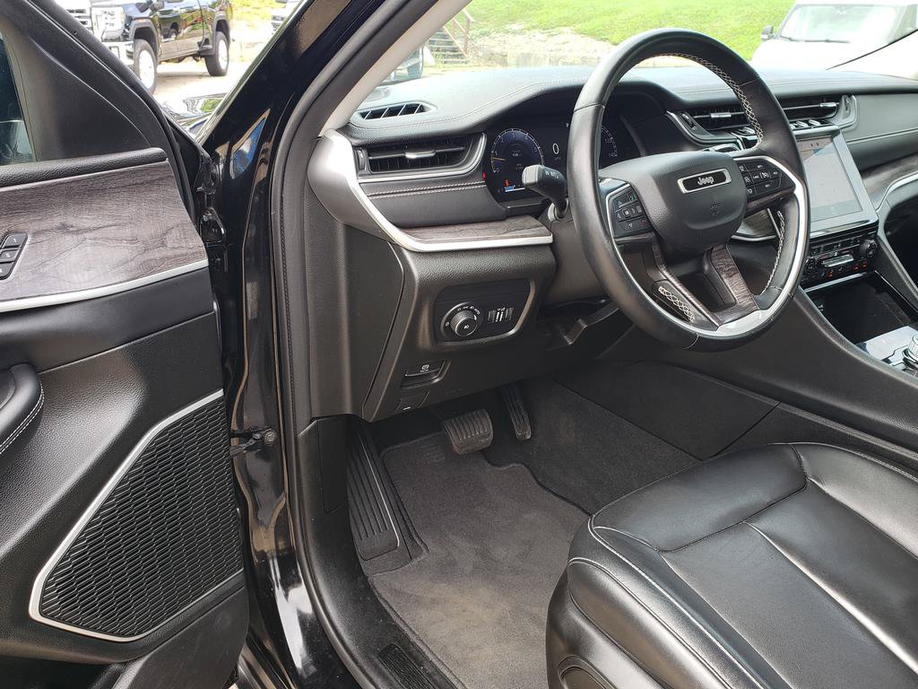 Used 2022 Jeep Grand Cherokee L Limited AWD/4WD image 12
