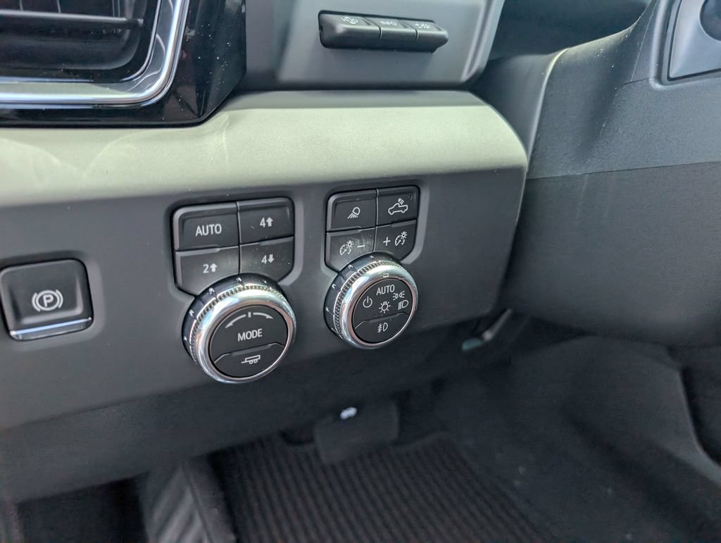 New 2026 GMC Sierra 3500 Denali Ultimate AWD/4WD image 18