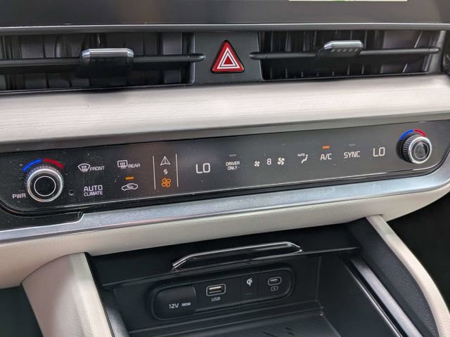 Used 2025 Kia Sportage EX w/ EX Premium Package image 22