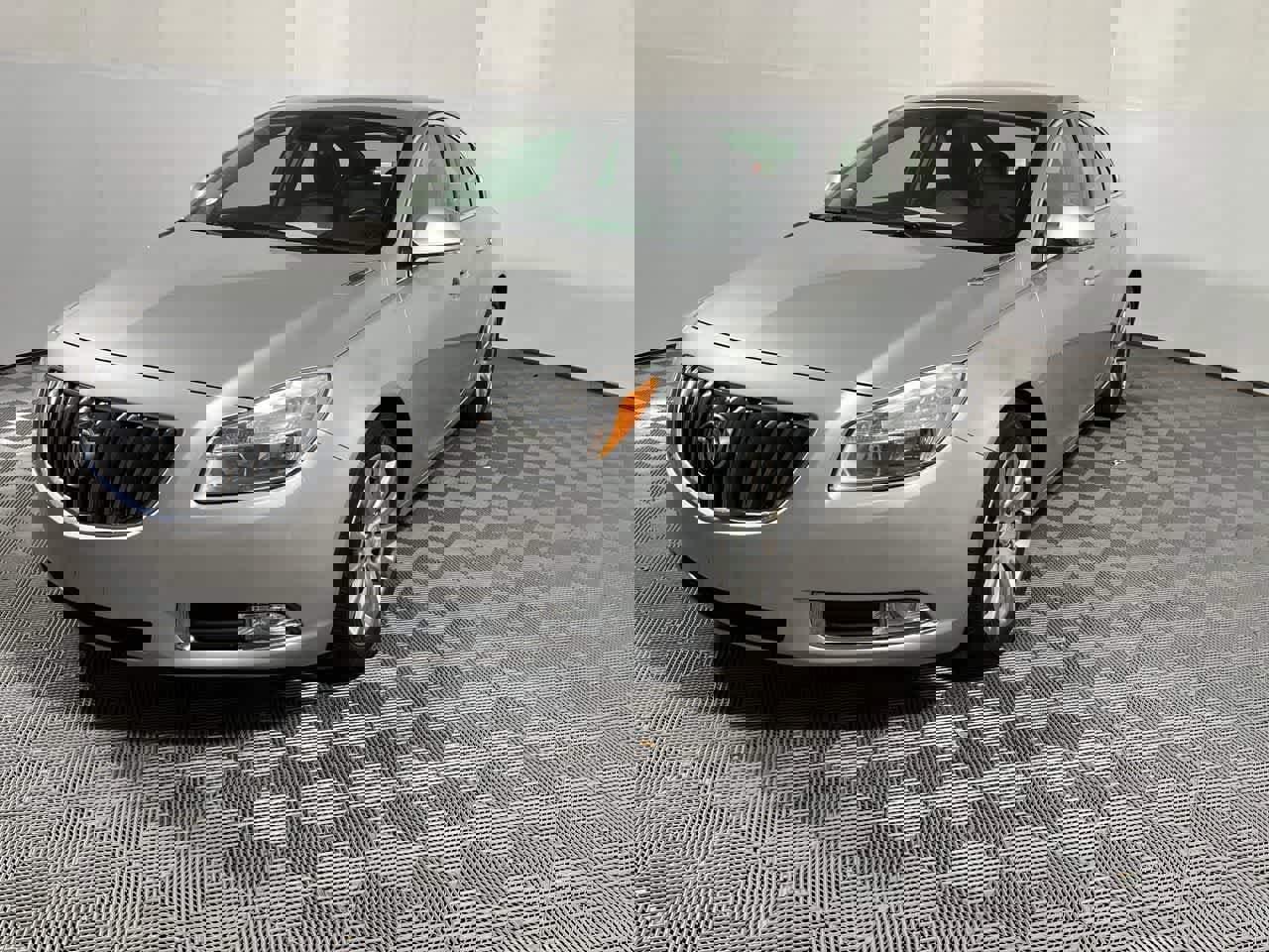 Used 2013 Buick Regal Premium FWD image 4