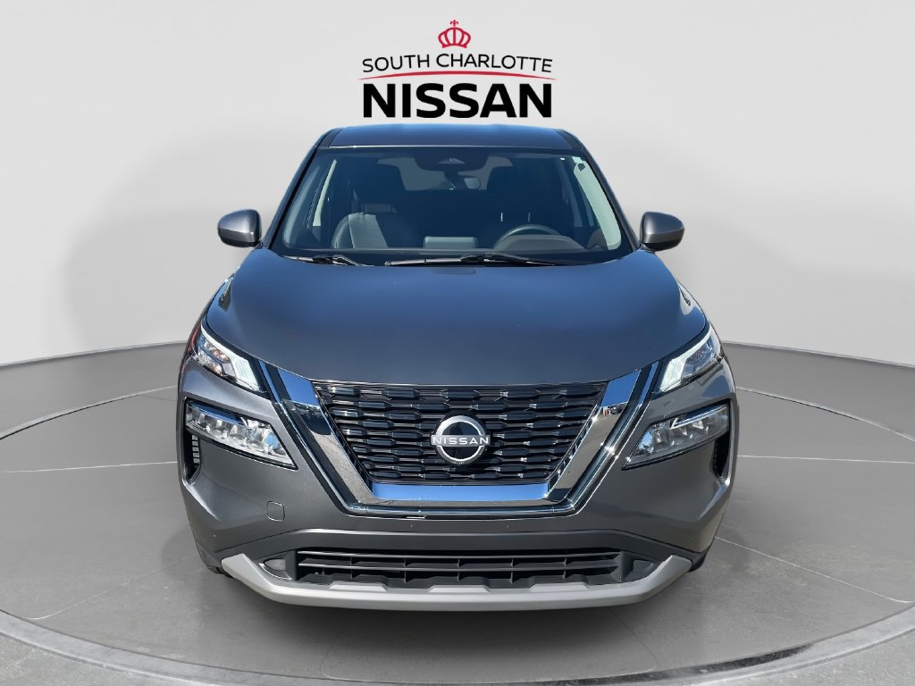 Used 2023 Nissan Rogue SV AWD/4WD image 2