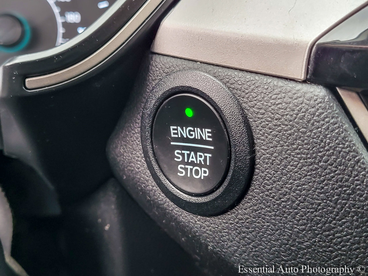 Used 2022 Ford Escape SEL FWD image 18