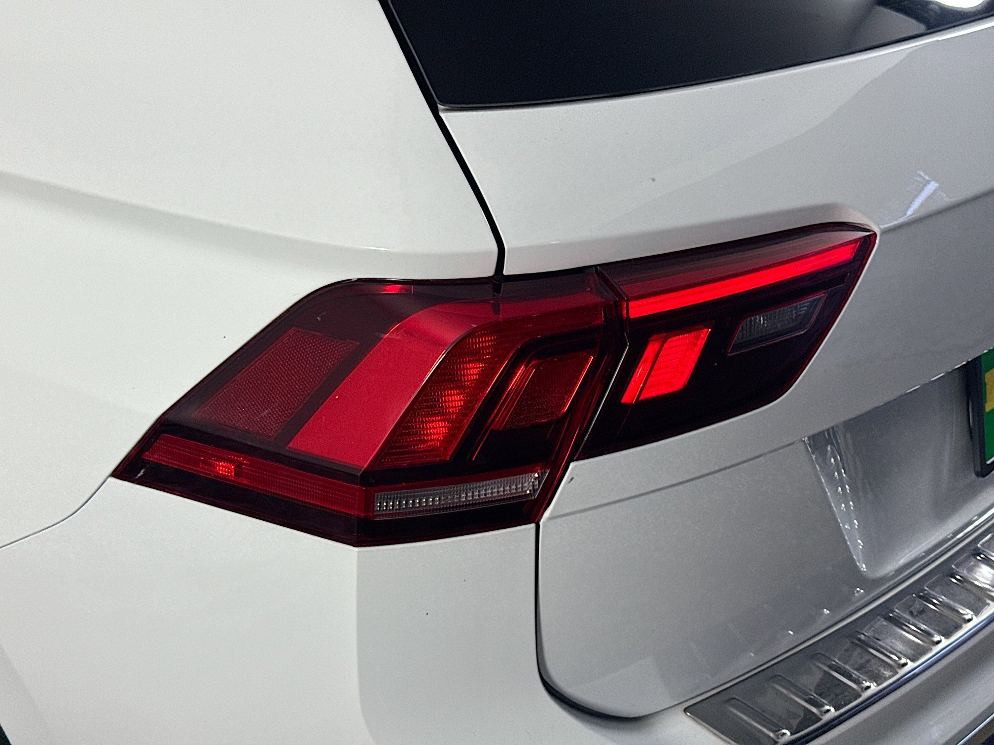 Used 2024 Volkswagen Tiguan Wolfsburg Edition image 36