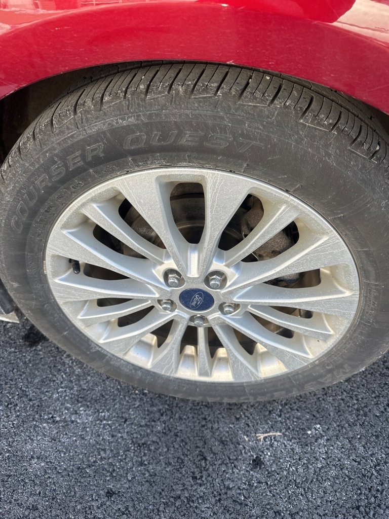 Used 2017 Ford C-MAX Energi SE w/ Equipment Group 402A image 4