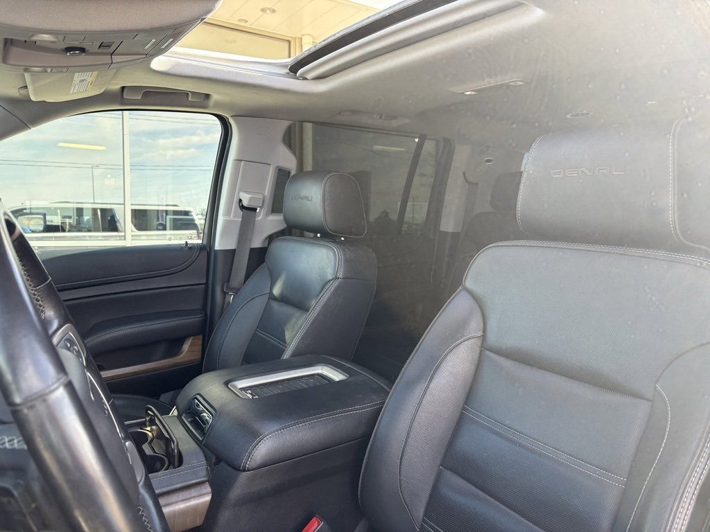 Used 2020 GMC Yukon XL Denali image 15