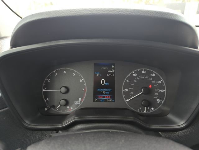 Used 2024 Toyota Corolla Cross LE image 19