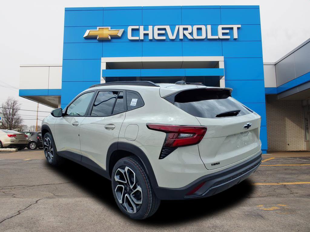 New 2026 Chevrolet Trax RS FWD image 4