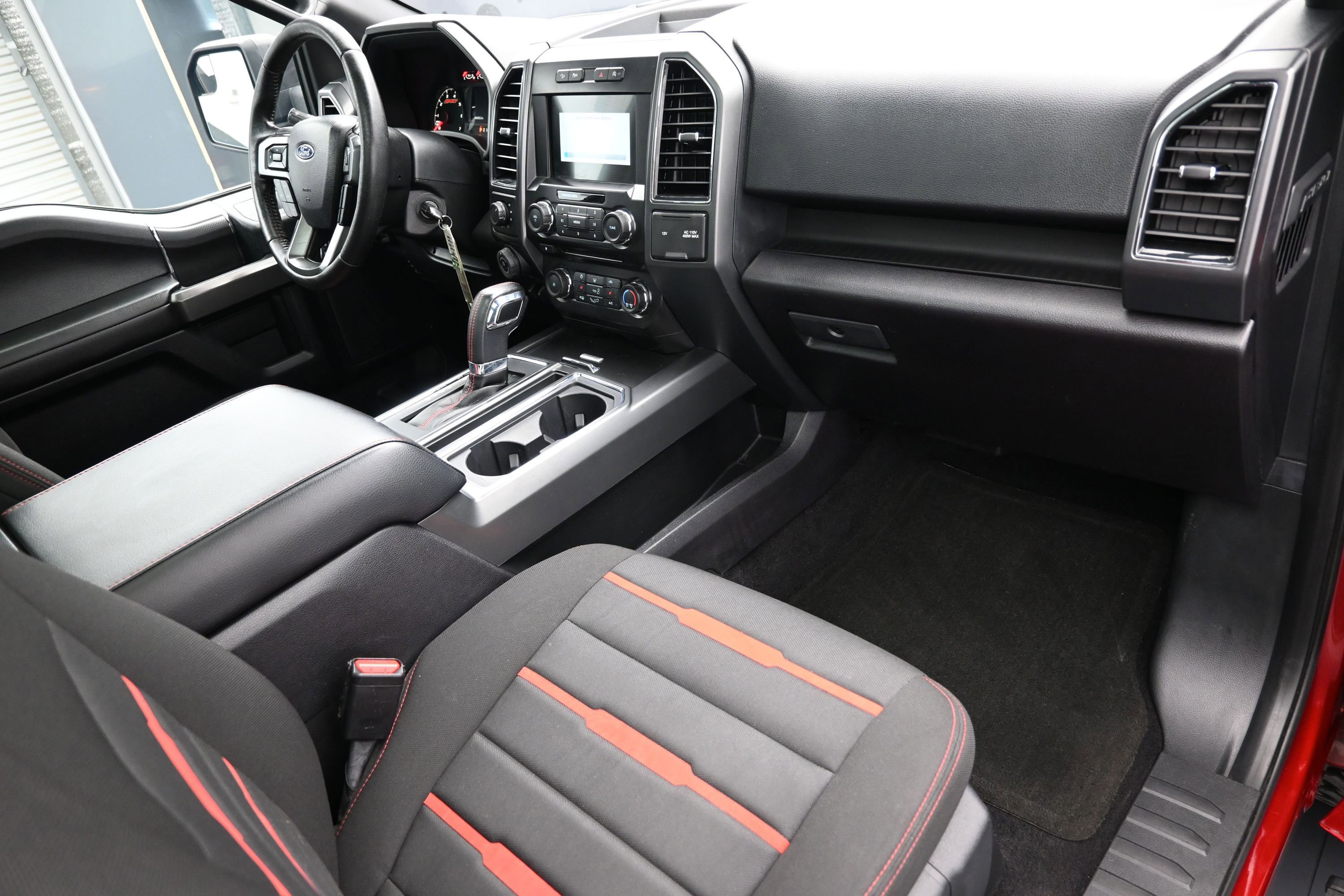 Used 2017 Ford F150 XLT w/ Equipment Group 302A Luxury AWD/4WD image 38