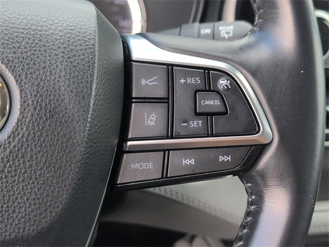 Used 2021 Toyota Highlander LE image 20