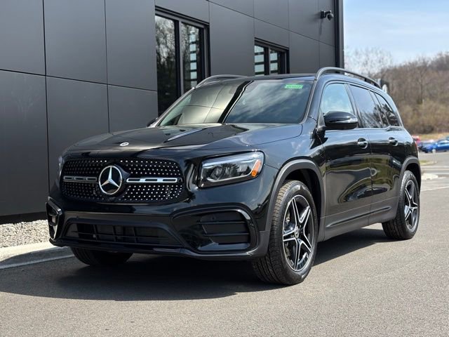 Used 2026 Mercedes-Benz GLB 250 4MATIC image 2