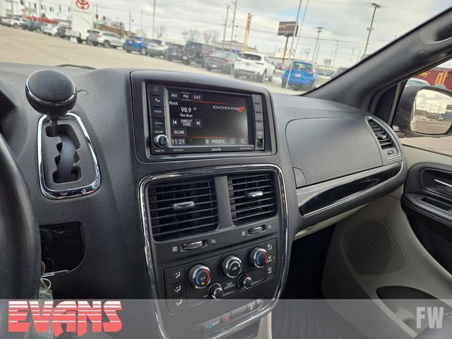 Used 2019 Dodge Grand Caravan SXT image 7