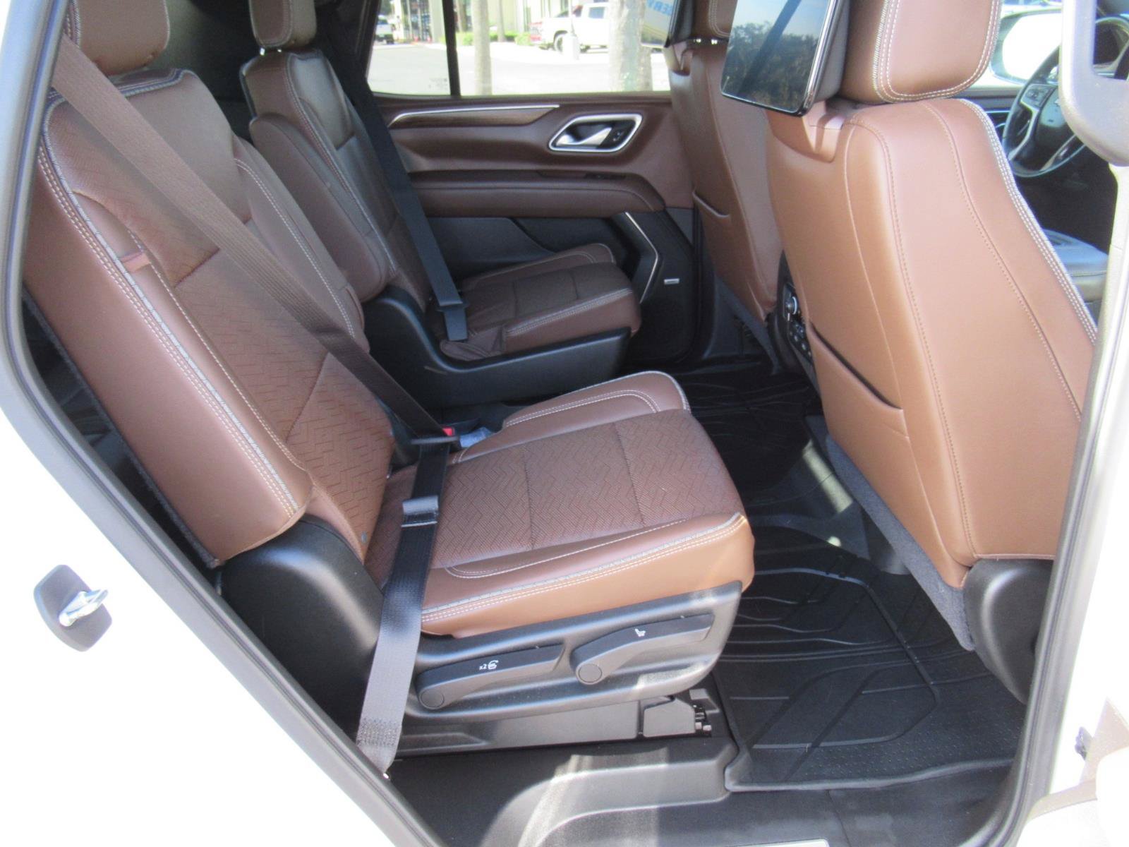 Certified 2021 Chevrolet Tahoe High Country w/ Premium Package AWD/4WD image 37