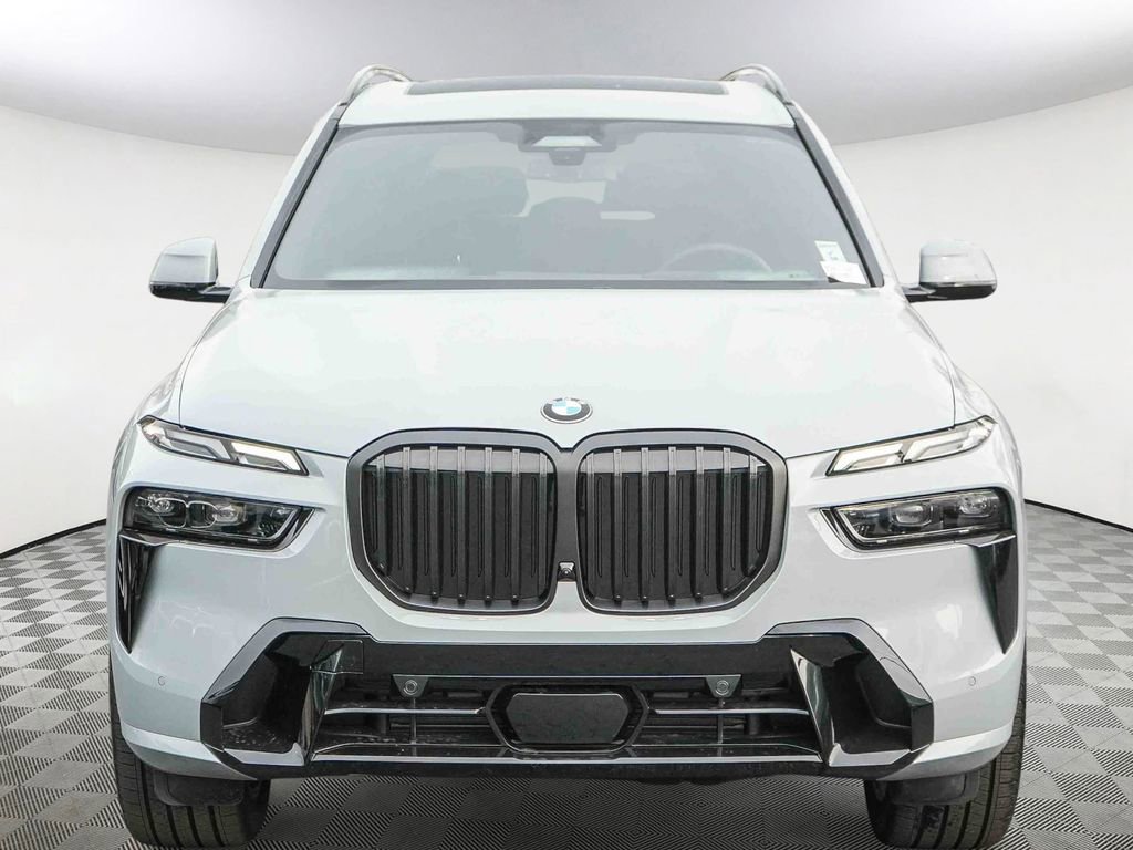Used 2026 BMW X7 xDrive40i w/ Executive Package image 2