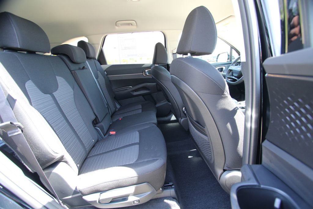 New 2026 Kia Sorento LX image 9