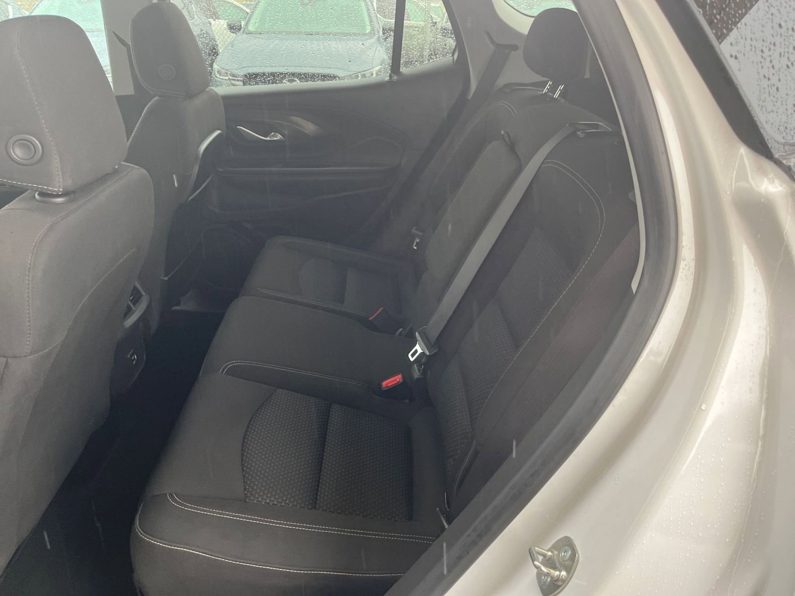 Used 2024 GMC Terrain SLE image 24