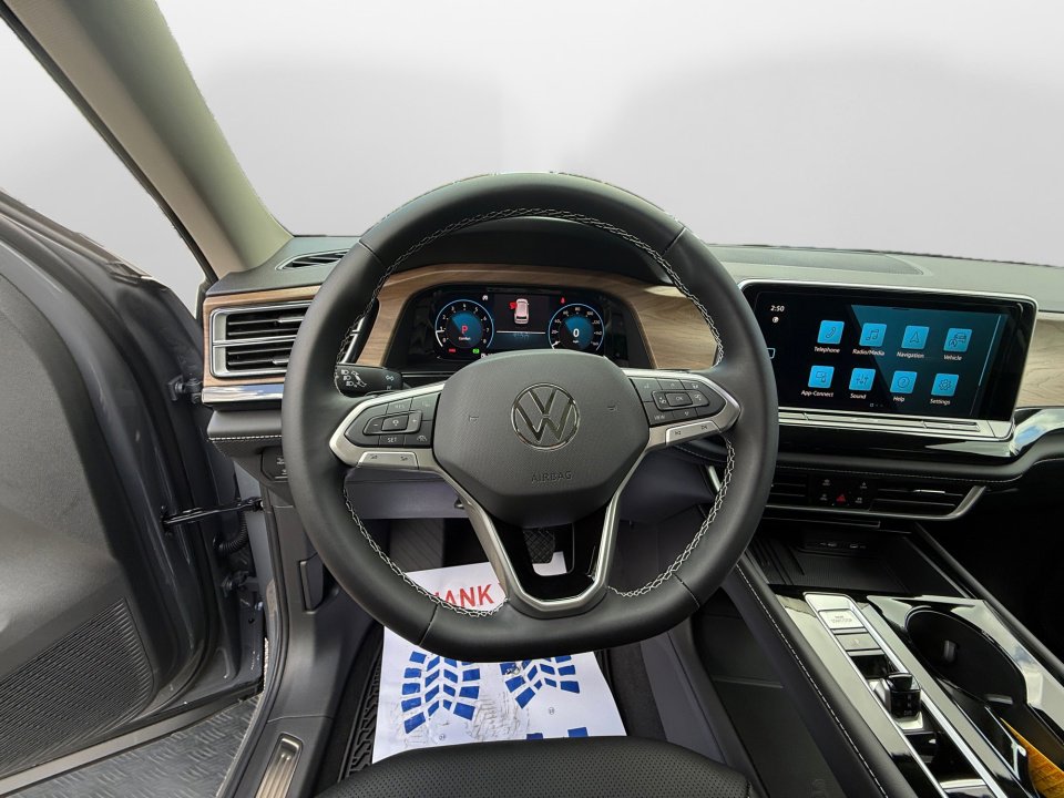 New 2026 Volkswagen Atlas SE image 10
