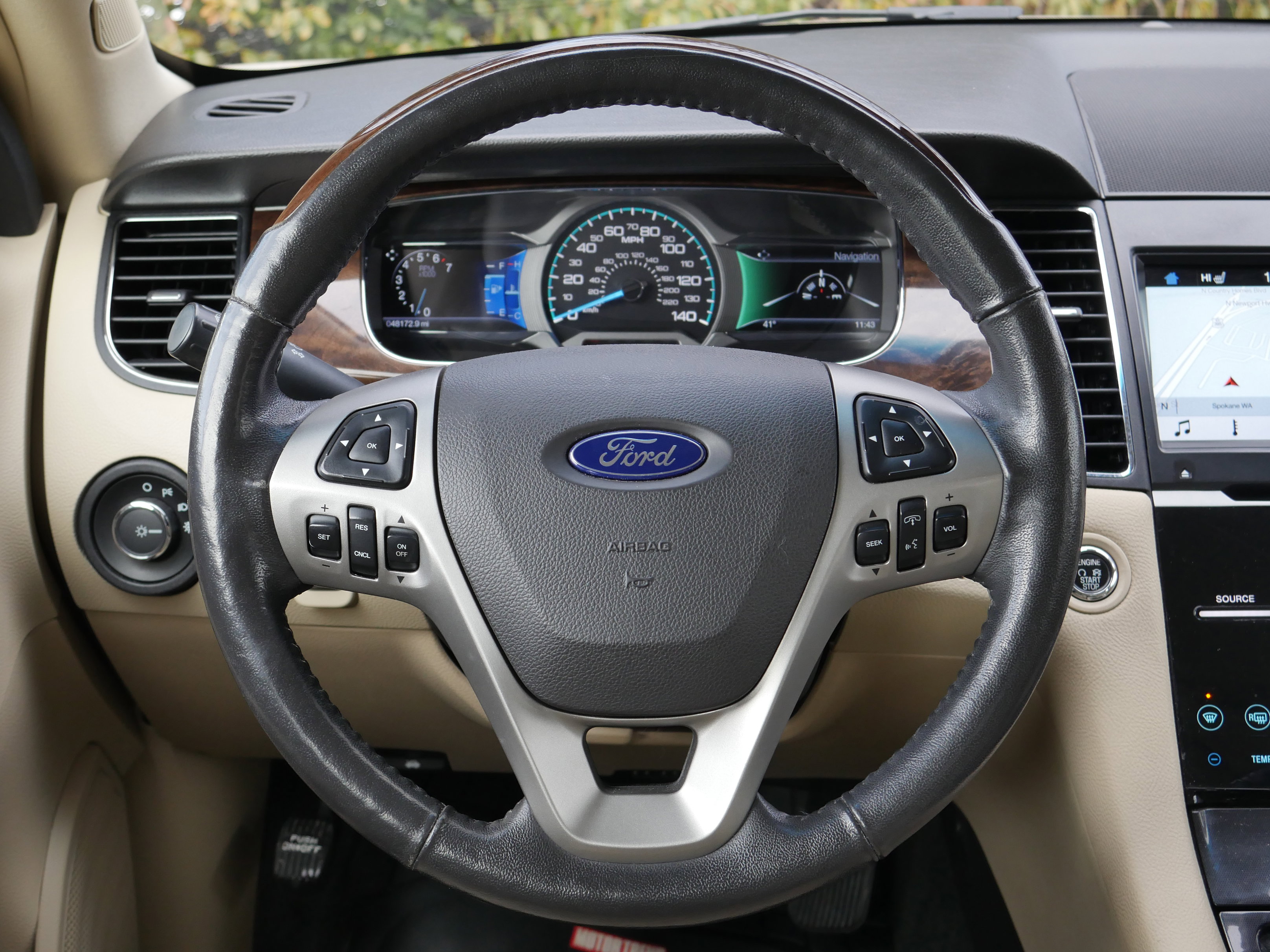 Used 2017 Ford Taurus Limited image 8