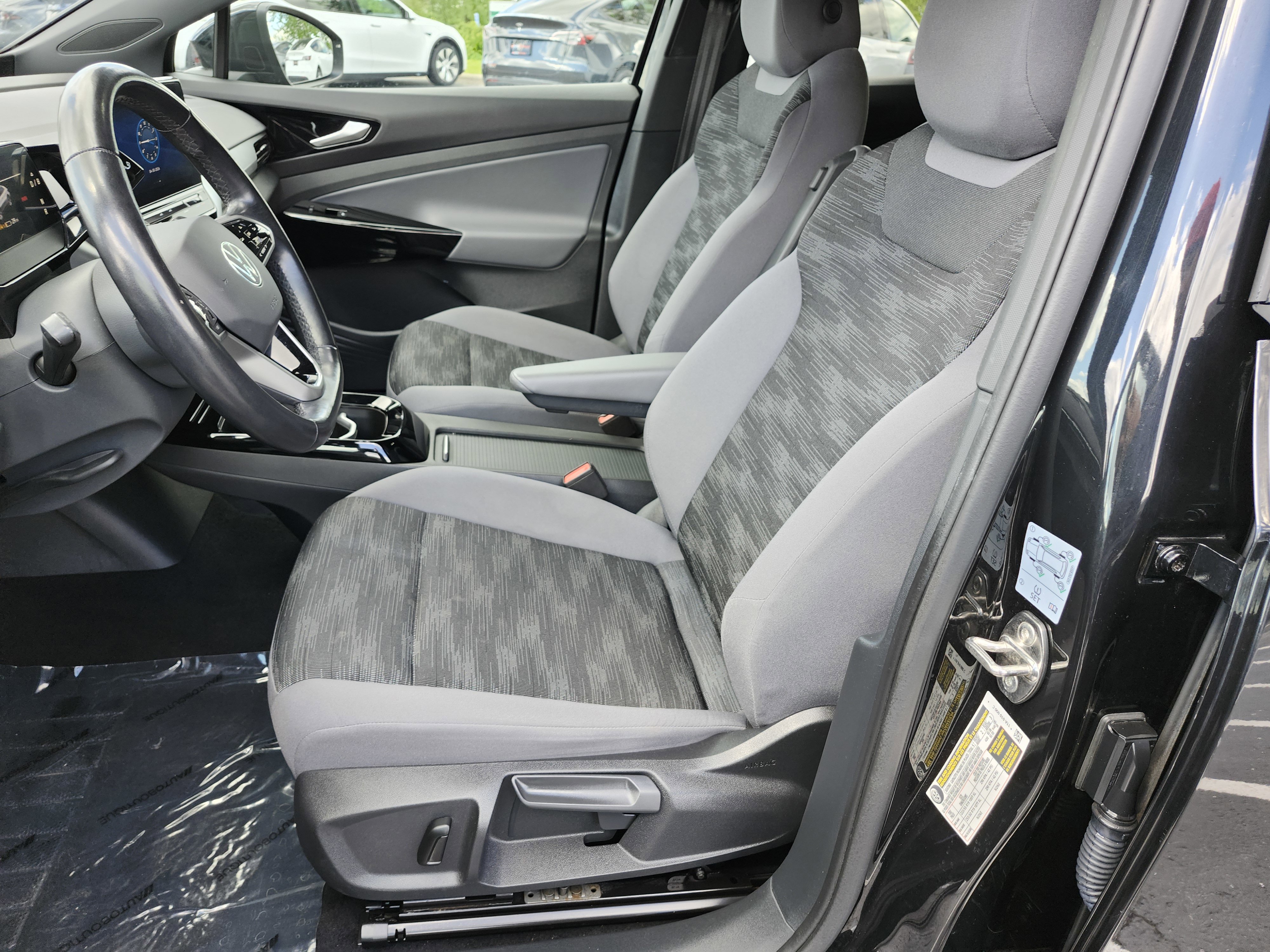 Used 2021 Volkswagen ID.4 Pro RWD image 21