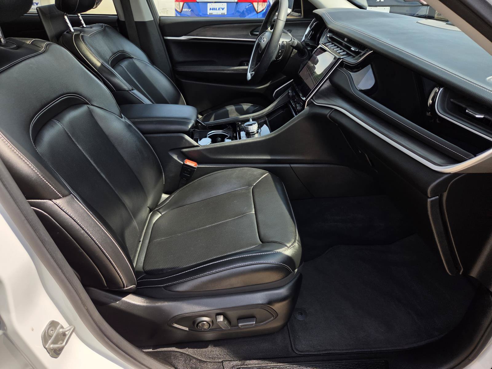 Used 2023 Jeep Grand Cherokee 4WD 4xe w/ Luxury Tech Group II image 9