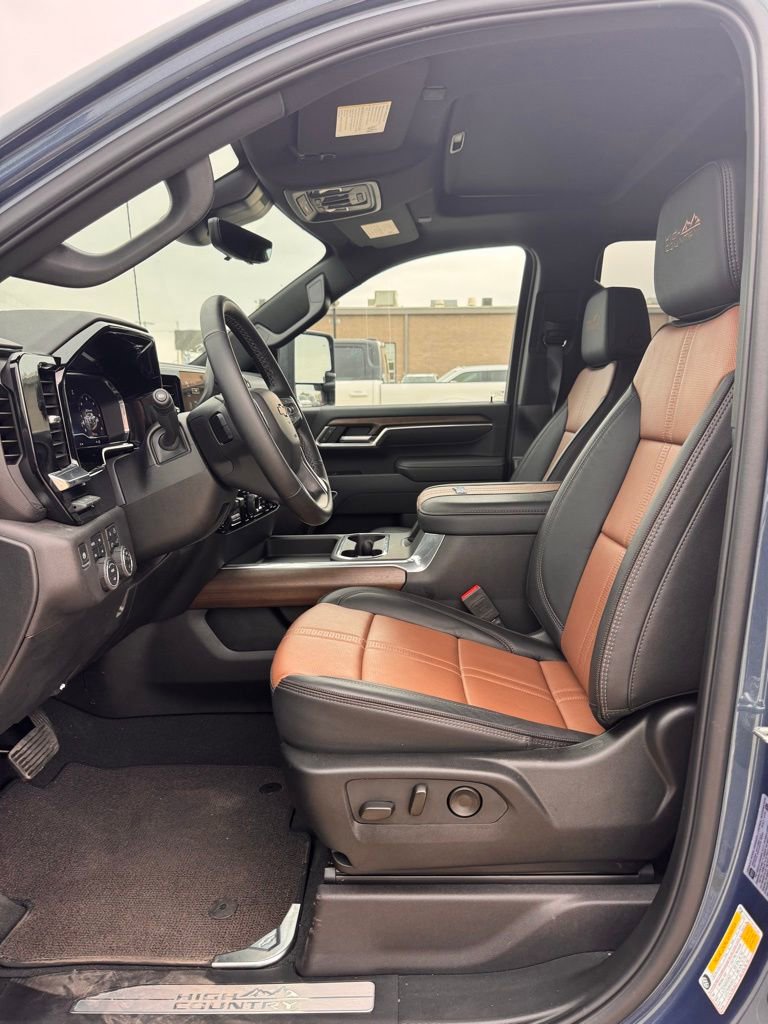 Used 2025 Chevrolet Silverado 2500 High Country w/ High Country Premium Package image 6