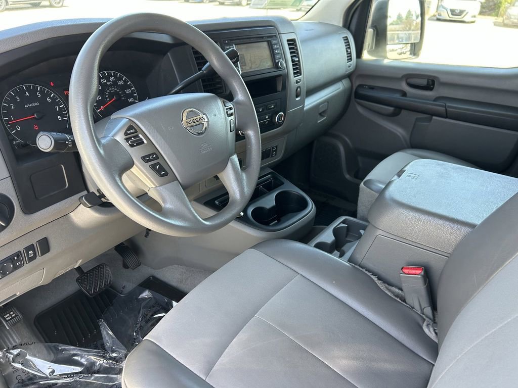 Used 2016 Nissan NV 3500 SV w/ SV Technology Package image 18