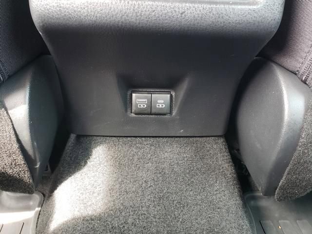 Used 2025 Toyota Camry LE FWD image 13