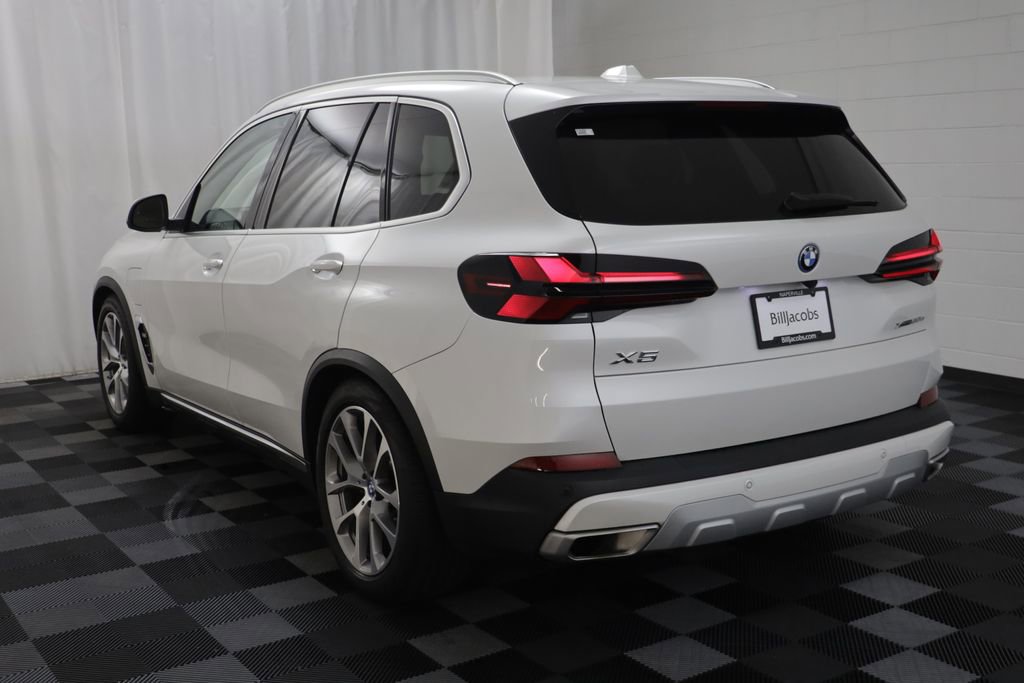 Certified 2024 BMW X5 xDrive50e w/ Premium Package image 16