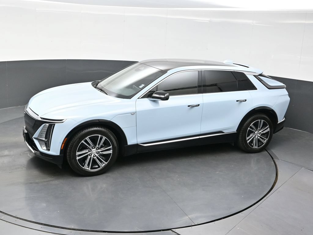 Certified 2024 Cadillac Lyriq Luxury AWD/4WD image 29