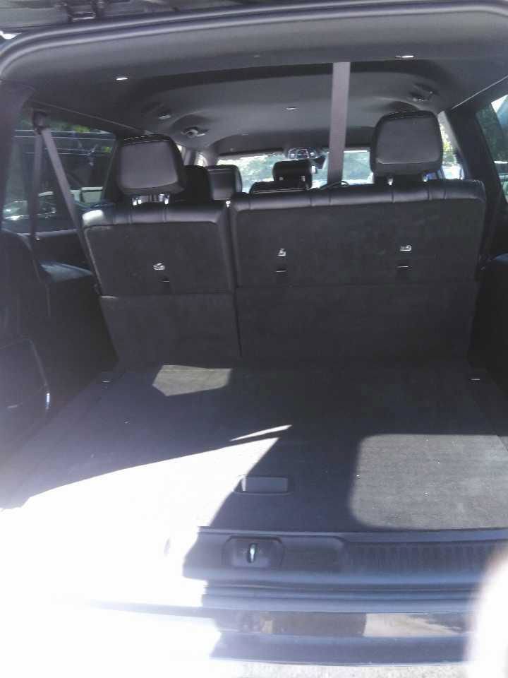 Used 2024 Jeep Wagoneer L Series II RWD image 8