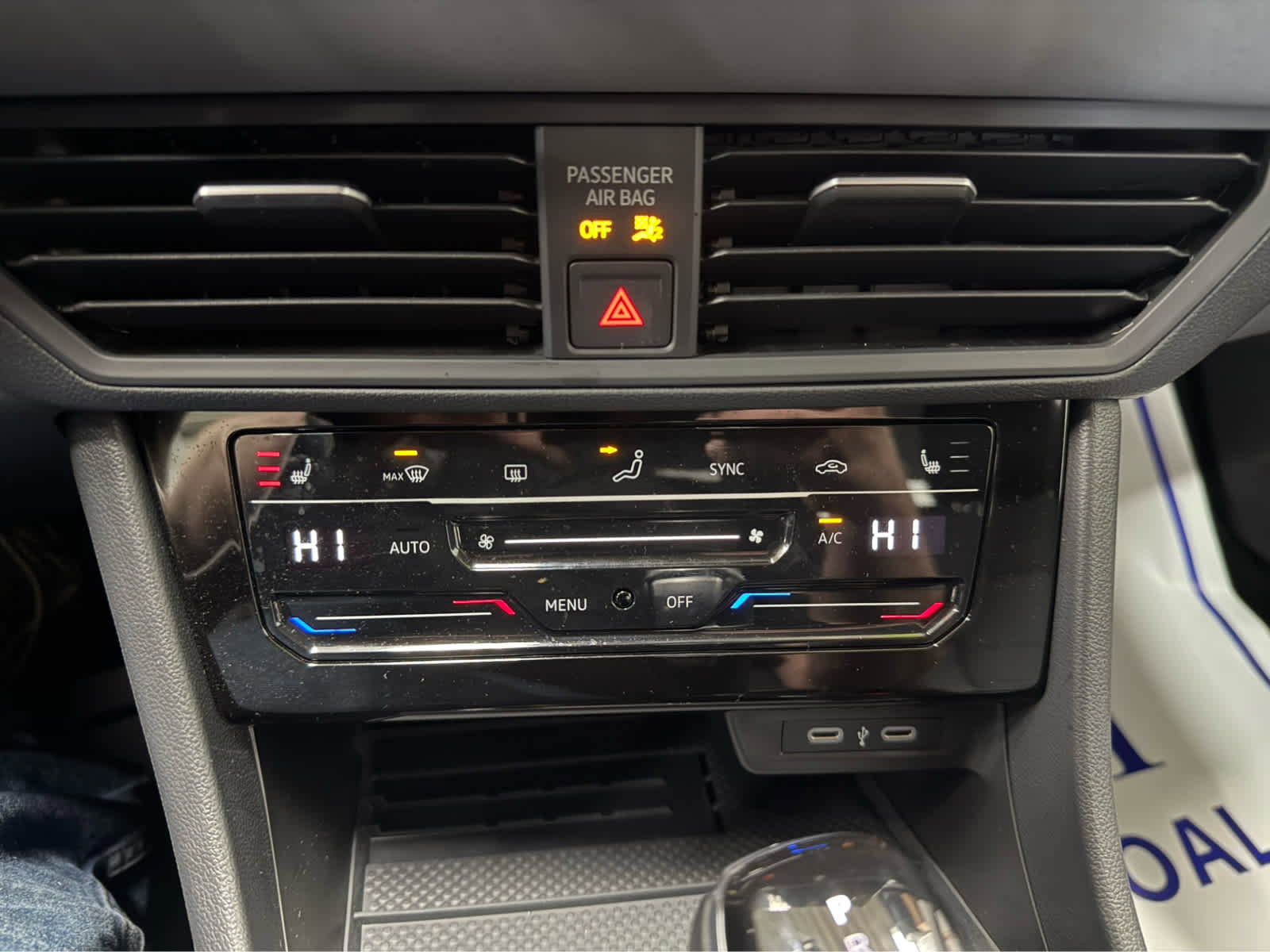 Used 2025 Volkswagen Jetta SE image 16