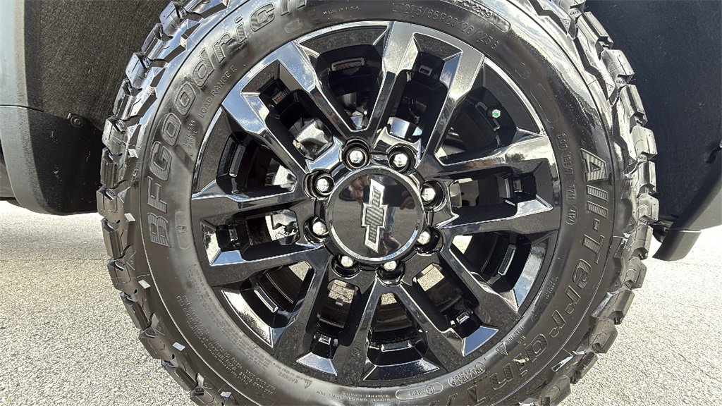 Used 2025 Chevrolet Silverado 2500 LTZ w/ LTZ Premium Package image 53