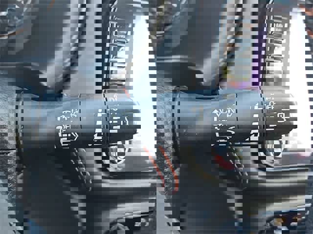 Used 2021 Nissan Kicks SR w/ Interior Electronics Package image 25