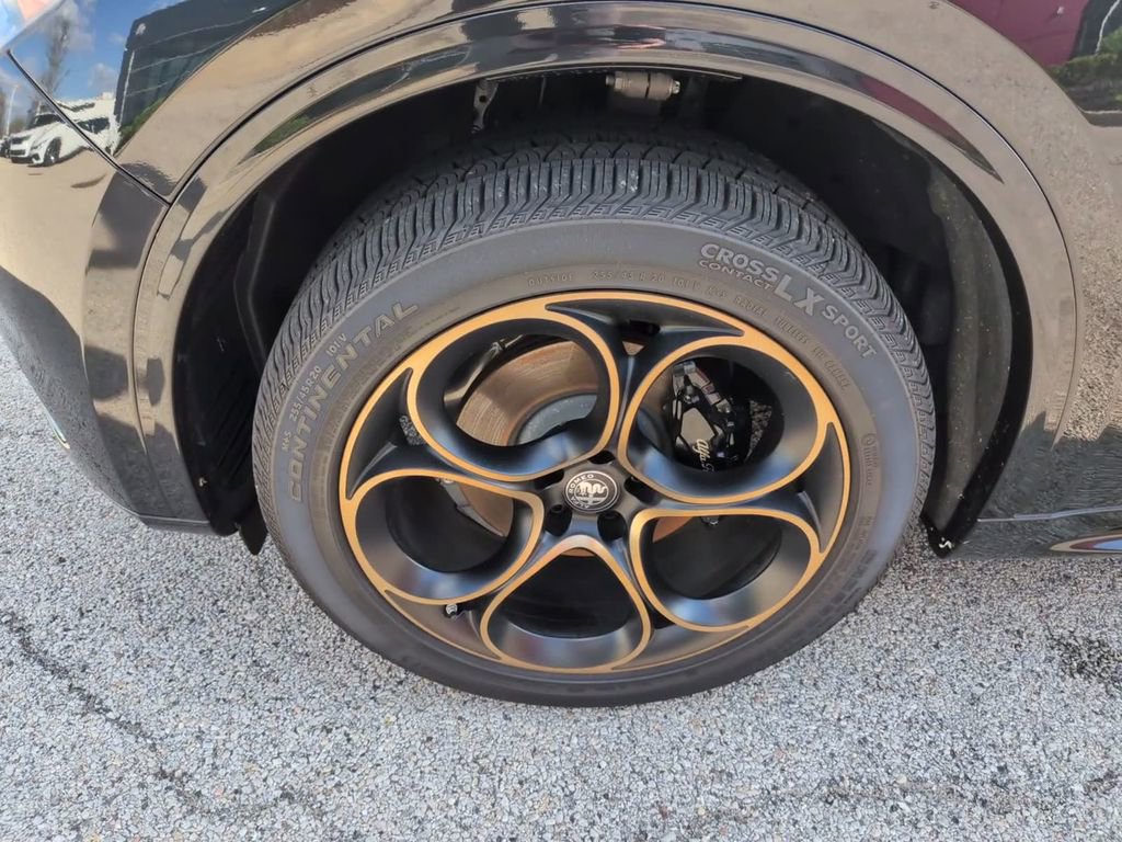 Used 2025 Alfa Romeo Stelvio Sprint image 15