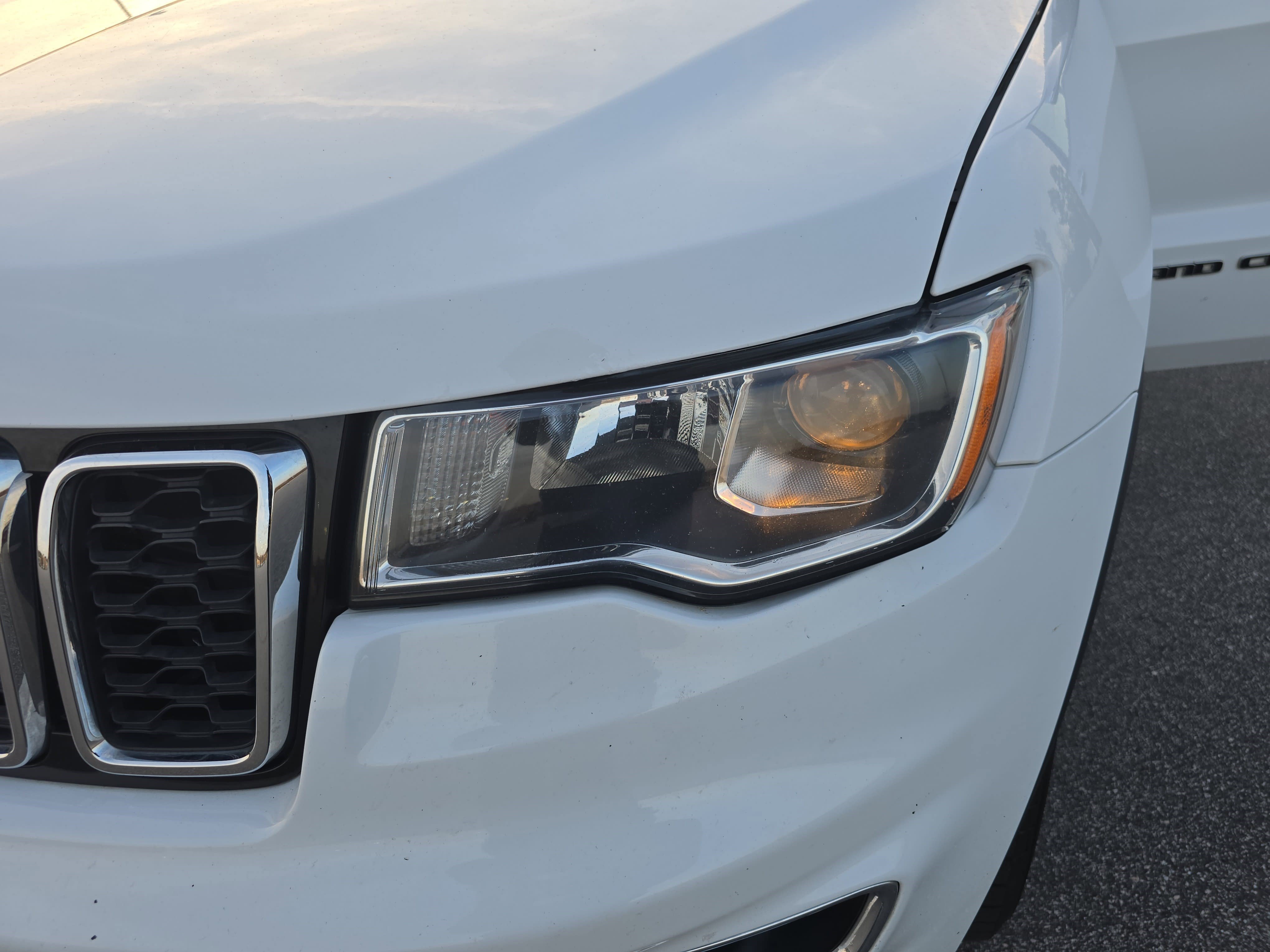 Used 2018 Jeep Grand Cherokee Limited image 30