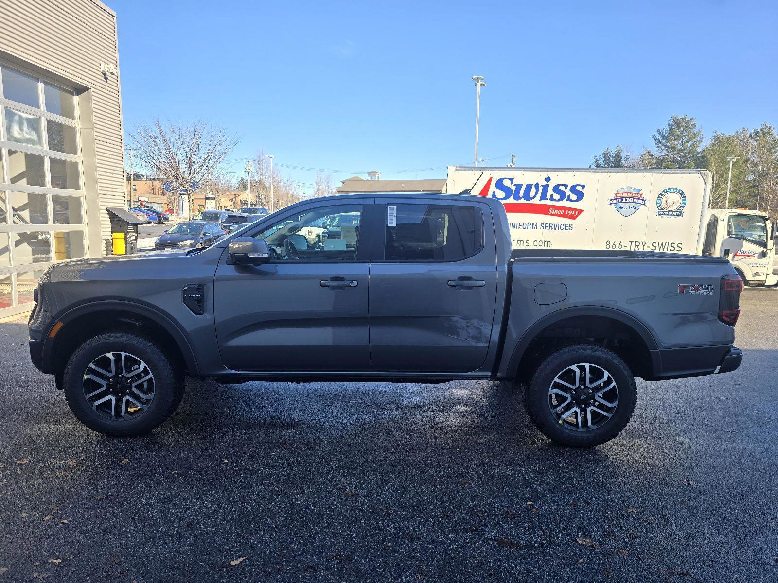 New 2025 Ford Ranger Lariat w/ FX4 Off-Road Package image 2