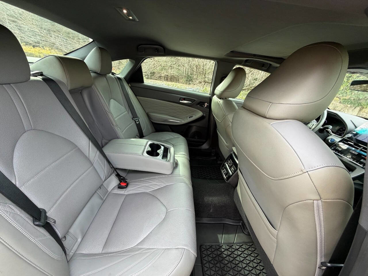 Used 2019 Toyota Avalon Limited image 27