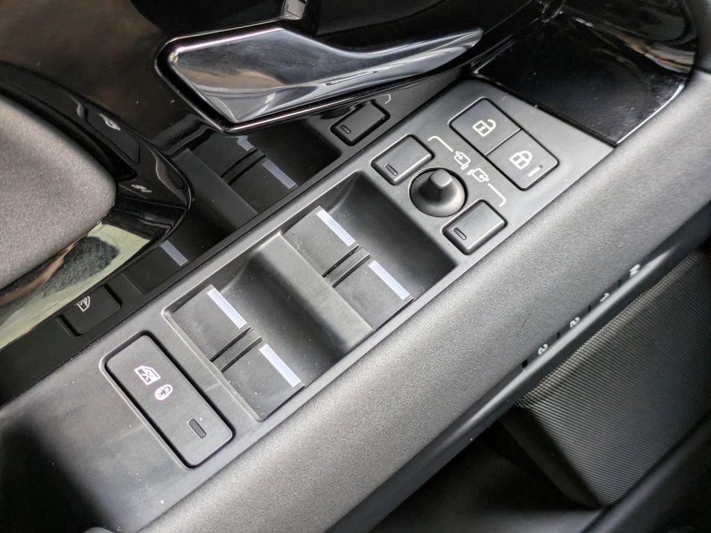 Used 2025 Land Rover Range Rover Evoque S image 26