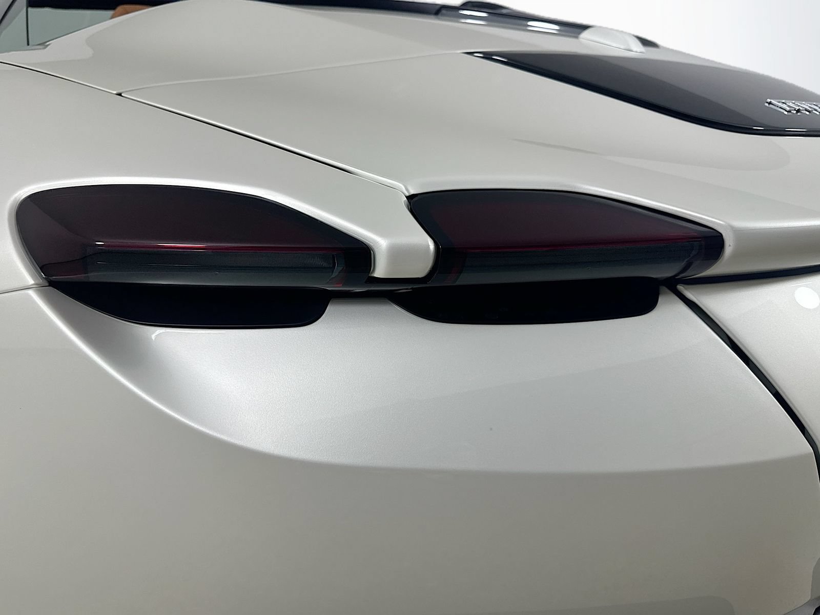 Used 2024 Ferrari Roma Spider RWD image 13