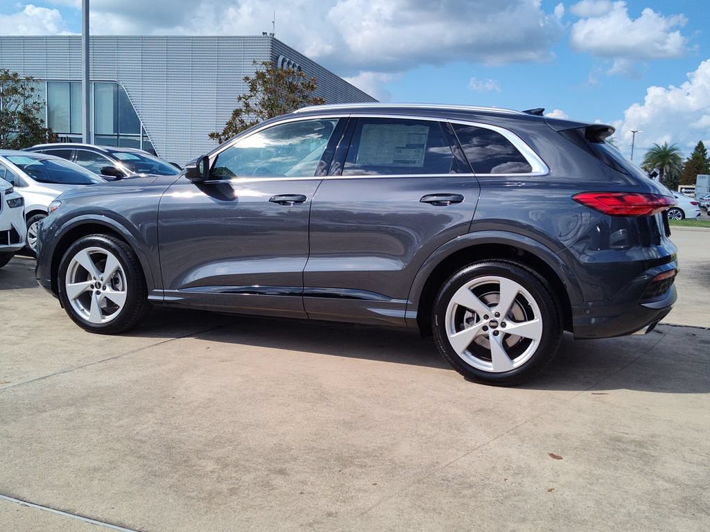 Certified 2025 Audi Q5 Prestige AWD/4WD image 5