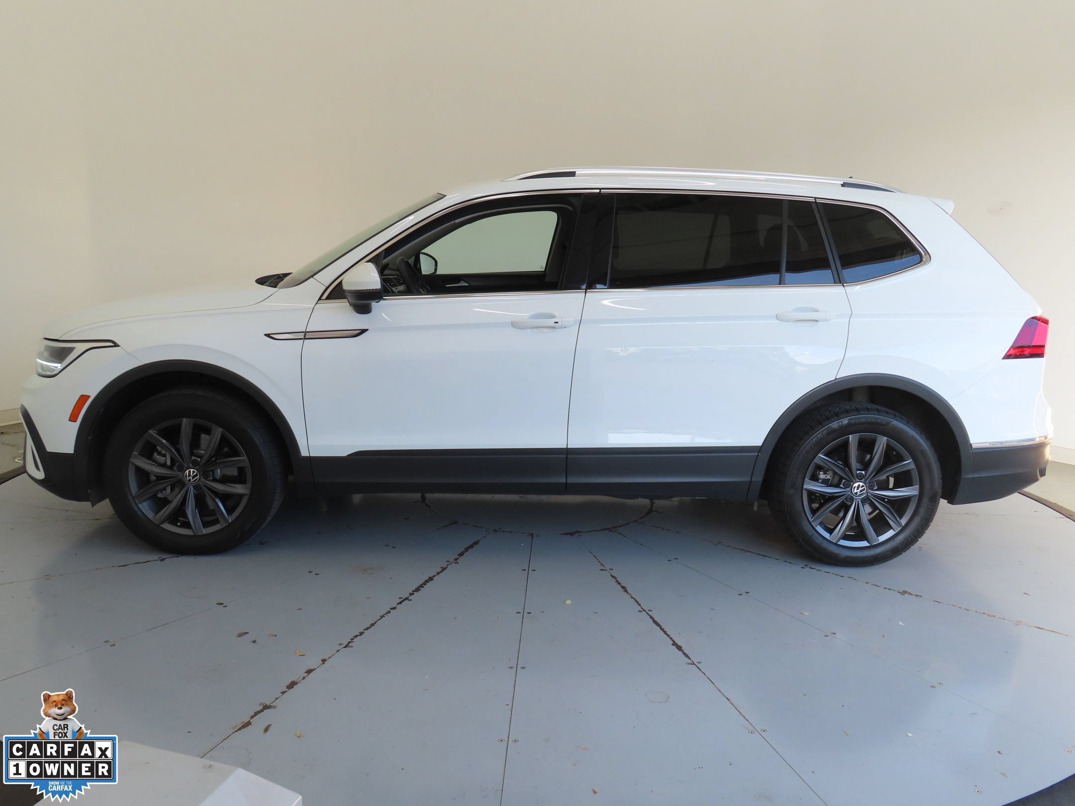 Certified 2022 Volkswagen Tiguan SE FWD image 7
